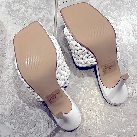 Aqua Padded Woven Katy Square Toe Stiletto Heeled Sandals in White, Size 10 NEW