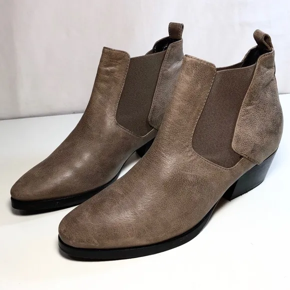 AQUATALIA ‘Fabia' Weatherproof Ankle Bootie 5.5