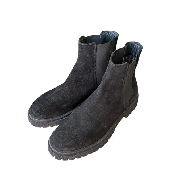 Aquatalia Women's Olessa Boots Black Suede Size 9 Chelsea Chunky