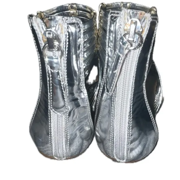 Aquazzura Leather Ravello Key Ring Silver Tone Gladiator Sandals, 37.5 (U.S. 7)
