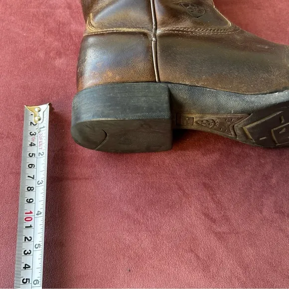 Ariat Men’s Brown Leather Cowboy Boots size 8 EE (Extra Large)