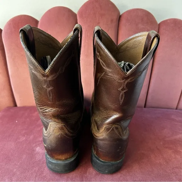 Ariat Men’s Brown Leather Cowboy Boots size 8 EE (Extra Large)