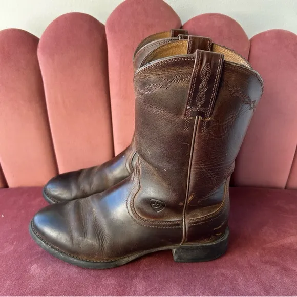 Ariat Men’s Brown Leather Cowboy Boots size 8 EE (Extra Large)