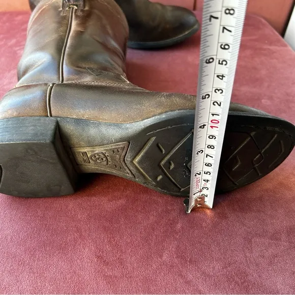 Ariat Men’s Brown Leather Cowboy Boots size 8 EE (Extra Large)
