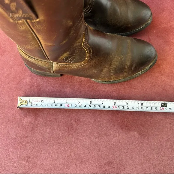 Ariat Men’s Brown Leather Cowboy Boots size 8 EE (Extra Large)
