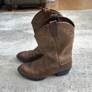 Ariat Sedona Boots Mens 12 EE Western Cowboy Classic Brown Embroidered Logo