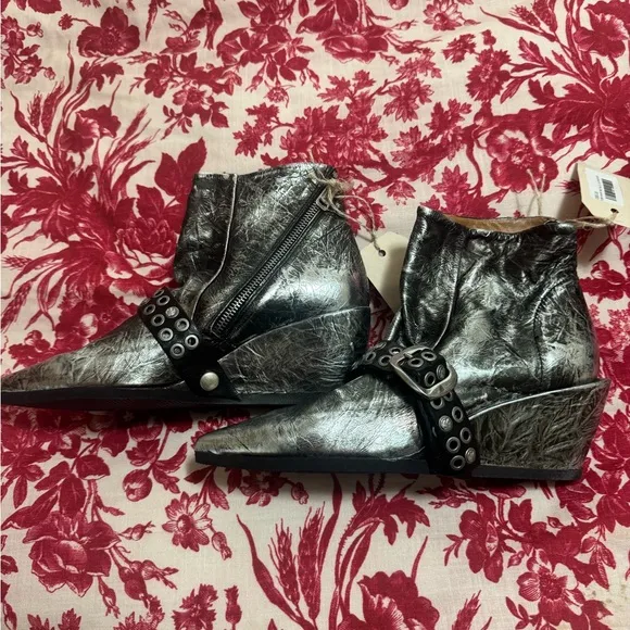 A.S. 98 Maxie  Metallic  Leather Buckle Strap Ankle Booties Sz 10 NWT