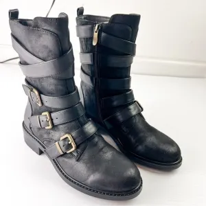 Azura Boots womens 6 Black Calmon Engineer Boot Buckles Micro Suede