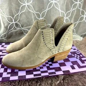 (B) Vince Camuto Pevista Women's Taupe Suede Booties Women's Size 8.5