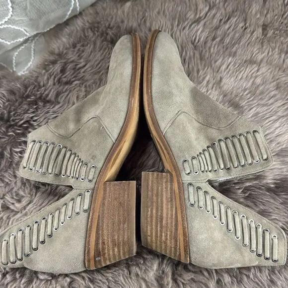 (B) Vince Camuto Pevista Women's Taupe Suede Booties Women's Size 8.5