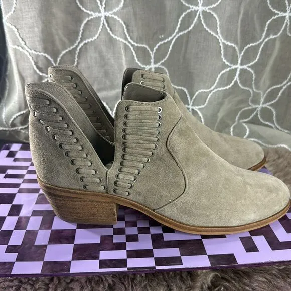 (B) Vince Camuto Pevista Women's Taupe Suede Booties Women's Size 8.5