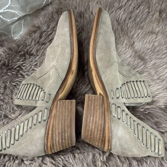 (B) Vince Camuto Pevista Women's Taupe Suede Booties Women's Size 8.5