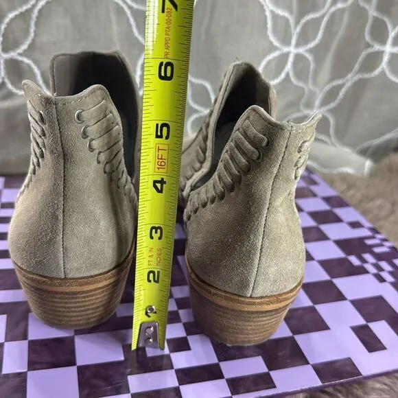 (B) Vince Camuto Pevista Women's Taupe Suede Booties Women's Size 8.5