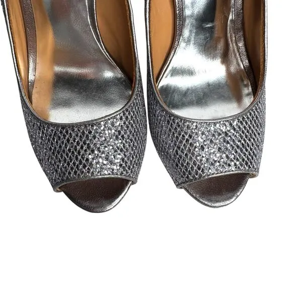 Badgley Mischka Silver Metallic Peep-Toe Platform Heels Size 8 Evening Shoes