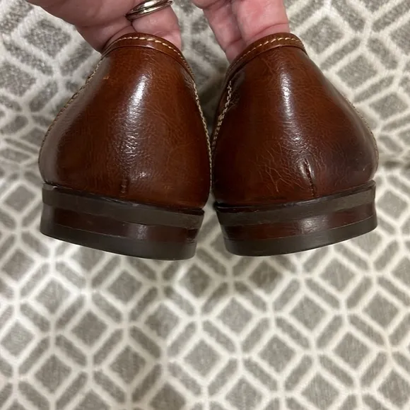 BALLY loafer, luxurious, high quality, nubuck with leather accents and tassels