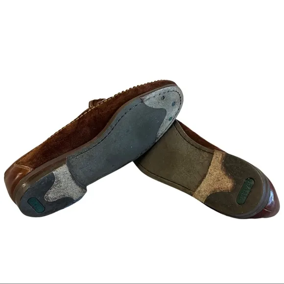 BALLY loafer, luxurious, high quality, nubuck with leather accents and tassels