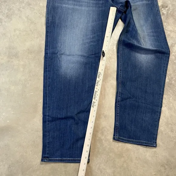 Banana Republic Traveler Jeans Mens Size 42x32 Blue Tapered Fit Leg Denim