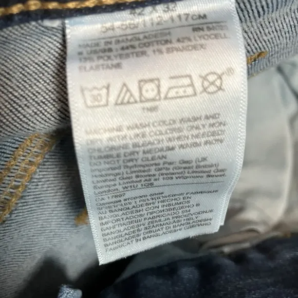 Banana Republic Traveler Jeans Mens Size 42x32 Blue Tapered Fit Leg Denim