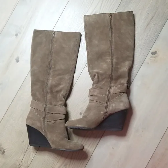 BCBG Generation Knee high Wilsa suede wedge boots