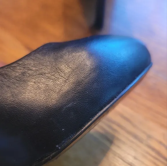 BCBG Genuine Black Leather Almond Round Toe Heels Shoes Stilletos Size 8.5