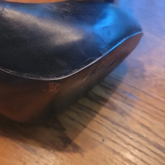 BCBG Genuine Black Leather Almond Round Toe Heels Shoes Stilletos Size 8.5