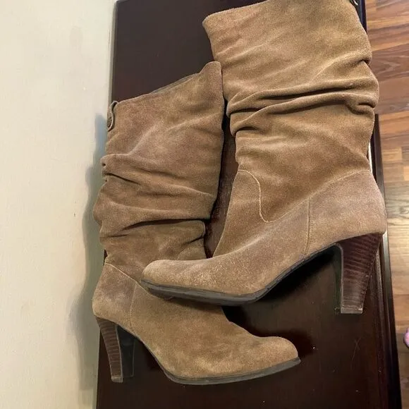 BCBG Paris Charlita Suede Slouch Boots size 8