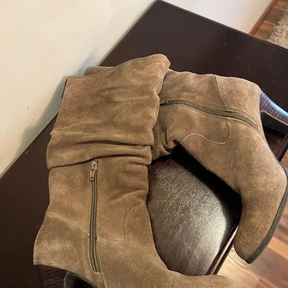 BCBG Paris Charlita Suede Slouch Boots size 8