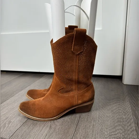 BCBGeneration Ankle Boots 7.5/37.5 Tan Brown Suede Leather Cowboy Heel Boots