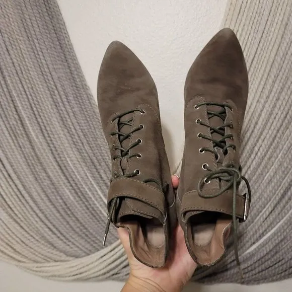 Belle by Sigerson Morrison Suede Pointed Ankle Boots Sz 6