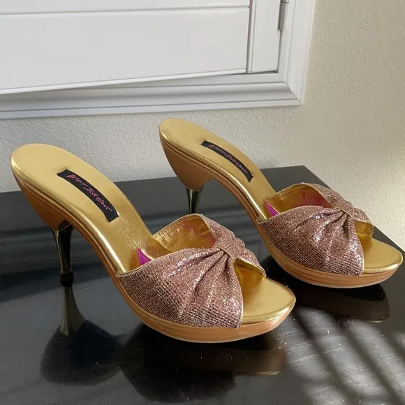 Betsey Johnson sparkly shoe