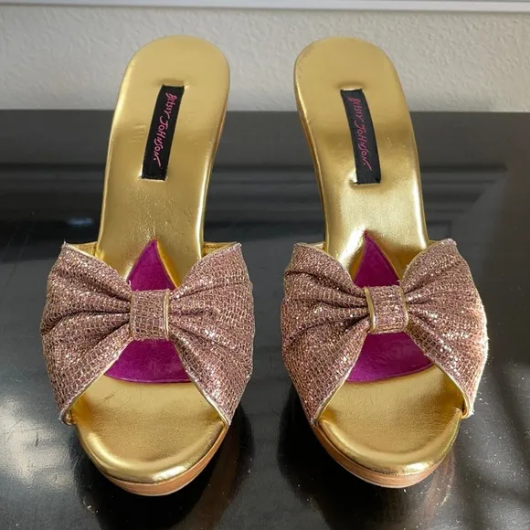 Betsey Johnson sparkly shoe