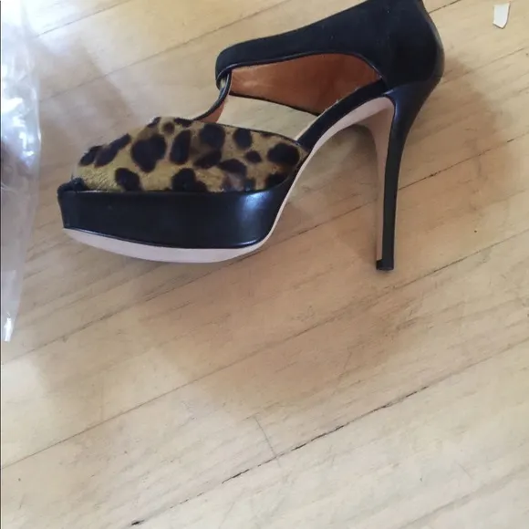 Bettye muller leather leopard print shoes