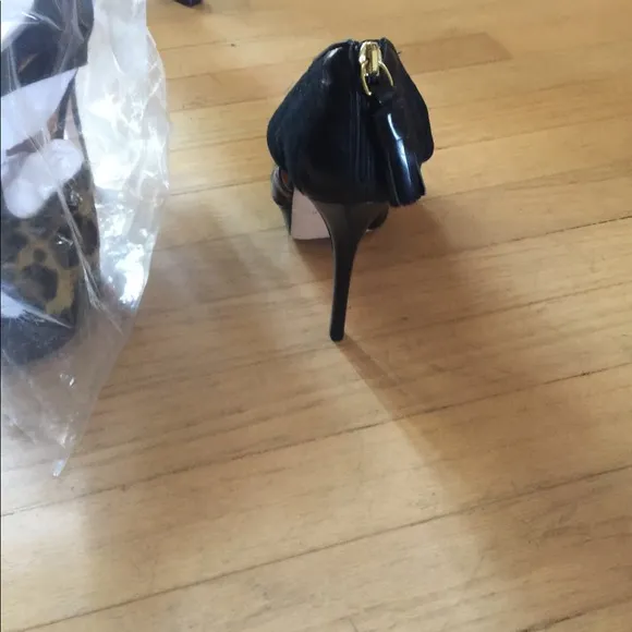 Bettye muller leather leopard print shoes