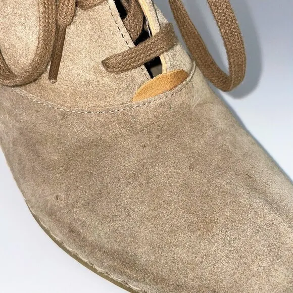 Bettye Muller Suede Wedge Lace Up Boots Taupe Beige Ankle Booties Women's 39 8.5