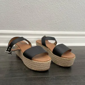Black strap platform woven sandals
