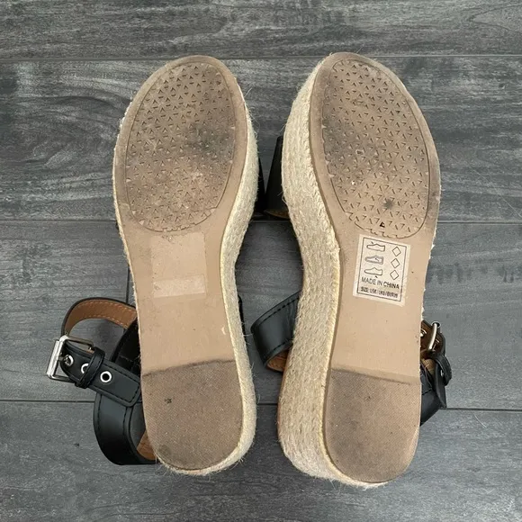 Black strap platform woven sandals