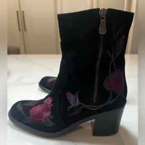 Black Suede boots with beautiful rose embroidery. Like New. Size 8
