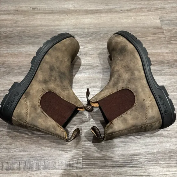 Blundstone BL 585 Classic Chelsea Rustic Brown Nubuck Suede Leather Boots