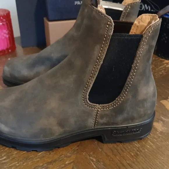 Blundstone Brown Chelsea Boots Durable Weathered Leather