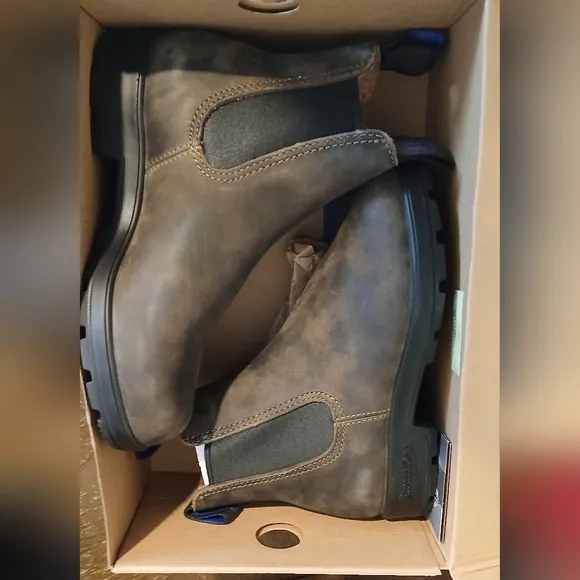 Blundstone Brown Chelsea Boots Durable Weathered Leather