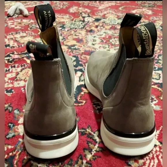 Blundstone Gray Chelsea Boots with Elastic Panels