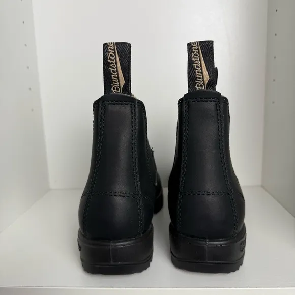 Blundstone NWOT -Black Leather Chelsea Boots - Women's Size 6.5