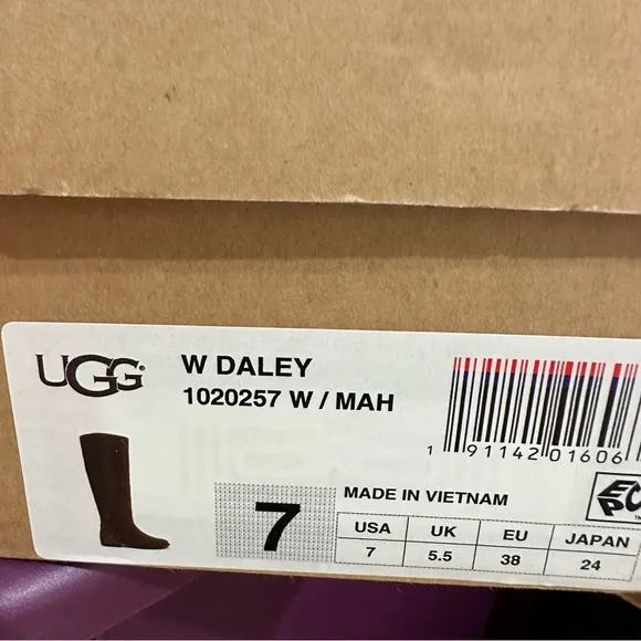 BNIB Ugg boots