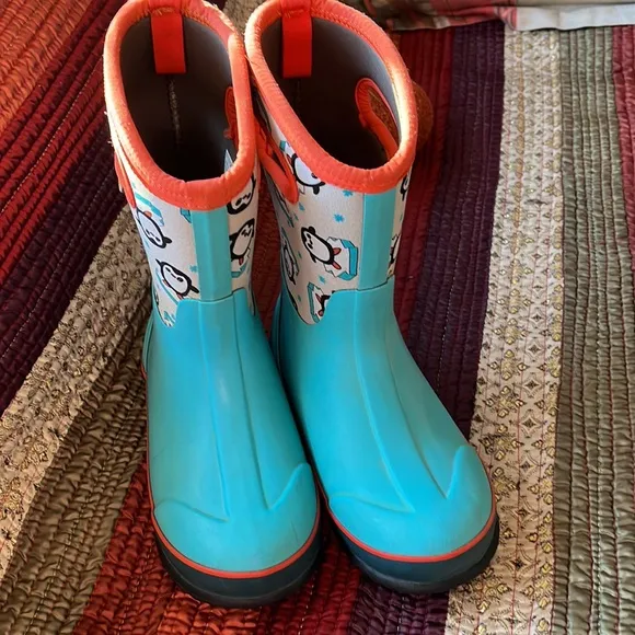 BOGS Classic Penguins rain Boot - Kids Penguin youth