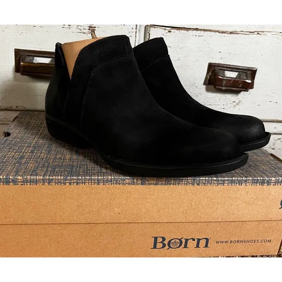 Born Brie Black Suede Boots 6