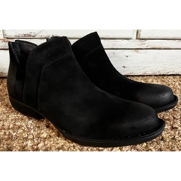 Born Brie Black Suede Boots 6