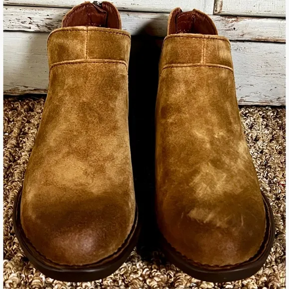 Born Brie Suede Booties Boots 6