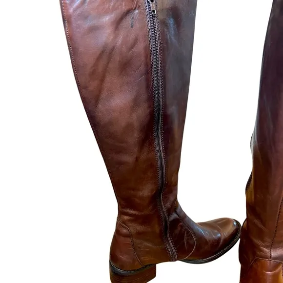 Born Brown Leather Boots with Block Heel 7.5 size stretch calf excellent condit