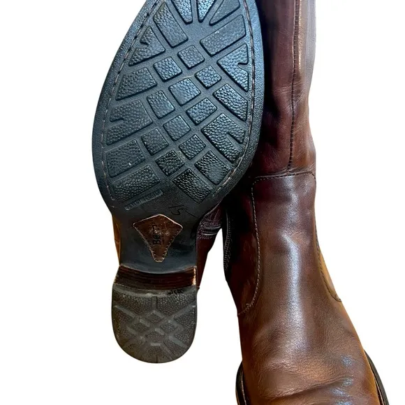 Born Brown Leather Boots with Block Heel 7.5 size stretch calf excellent condit