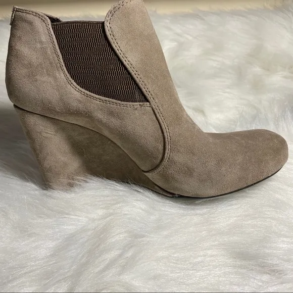 Born Crown‎ Suede Wedge Heel Ankle Boots